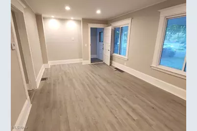 18112 Chagrin Boulevard, Huber Heights, OH 44122 - Photo 6