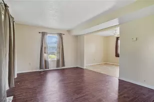 16690 Dayton St, Chagrin Falls, OH 44023 - Photo 4