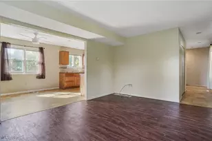 16690 Dayton St, Chagrin Falls, OH 44023 - Photo 6