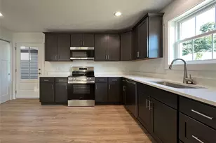 3641 Menlo Rd, Huber Heights, OH 44120 - Photo 6