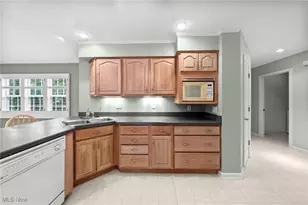 2107 Pearce Cir, Salem, OH 44460 - Photo 12