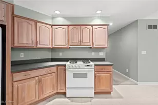 2107 Pearce Cir, Salem, OH 44460 - Photo 10