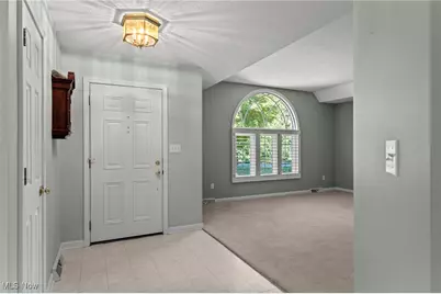 2107 Pearce Circle, Salem, OH 44460 - Photo 2