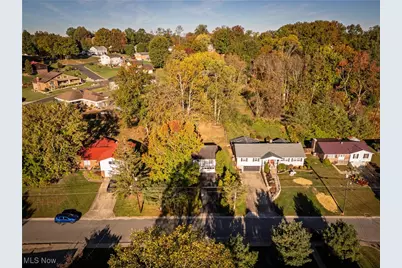 2805 Morningside Avenue, Parkersburg, WV 26101 - Photo 2