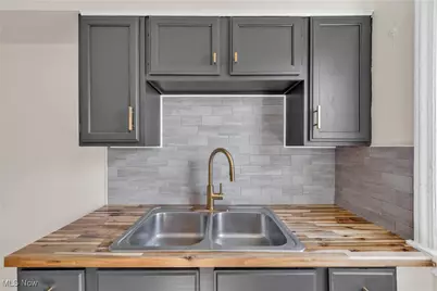 16004 Throckley Avenue, Loveland, OH 44128 - Photo 14