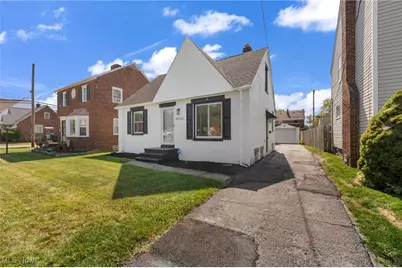 16004 Throckley Avenue, Loveland, OH 44128 - Photo 2