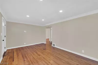 16004 Throckley Avenue, Loveland, OH 44128 - Photo 6