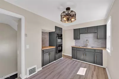 16004 Throckley Avenue, Loveland, OH 44128 - Photo 12