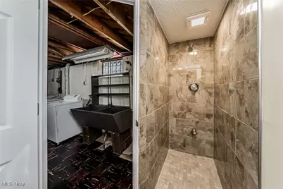 5901 Delora Avenue, Loveland, OH 44144 - Photo 22