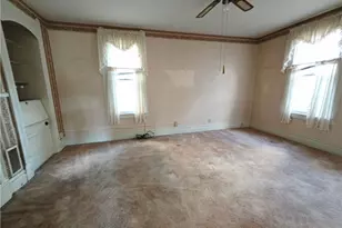 37 N 4th St, Martins Ferry, OH 43935 - Photo 10