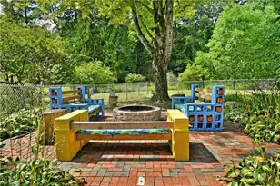 4810 Logan Way, Hubbard, OH 44425 - Photo 8