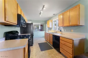 603 S Raccoon Rd, Austintown, OH 44515 - Photo 8