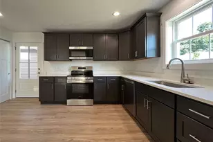 3630 Menlo Rd, Huber Heights, OH 44120 - Photo 6