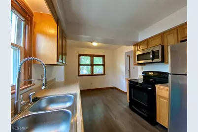 1881 17th Street SW, Akron, OH 44314 - Photo 8