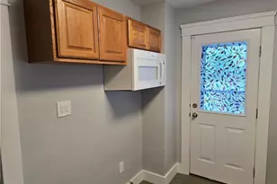 979 Neptune Ave, Akron, OH 44301 - Photo 10