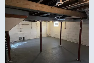 979 Neptune Avenue, Akron, OH 44301 - Photo 22