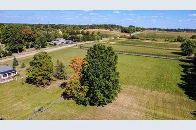 8131 Leffingwell Road, Canfield, OH 44406 - Photo 30