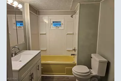 2305 E Waterloo Road, Akron, OH 44312 - Photo 10