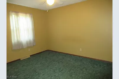 631 W 8th Street, Salem, OH 44460 - Photo 8