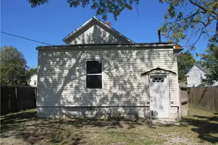 116 Oak St, Elyria, OH 44035 - Photo 2