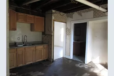 116 Oak Street, Elyria, OH 44035 - Photo 6
