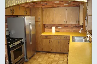 8 Adelford Avenue, Akron, OH 44310 - Photo 12