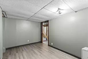 69895 Woods Rd, Bridgeport, OH 43912 - Photo 22