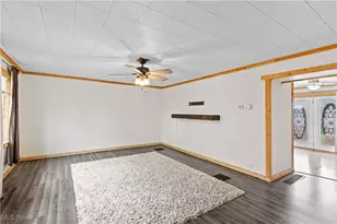 69895 Woods Rd, Bridgeport, OH 43912 - Photo 6