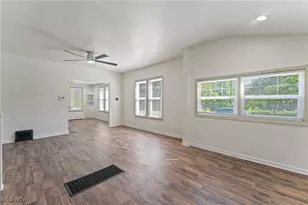 132 Drummond Ave, Hubbard, OH 44425 - Photo 8