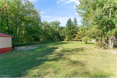 132 Drummond Avenue, Hubbard, OH 44425 - Photo 2