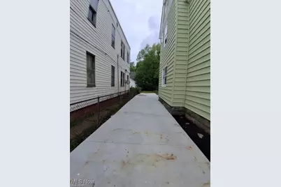 7728 Colgate Avenue, Loveland, OH 44102 - Photo 8