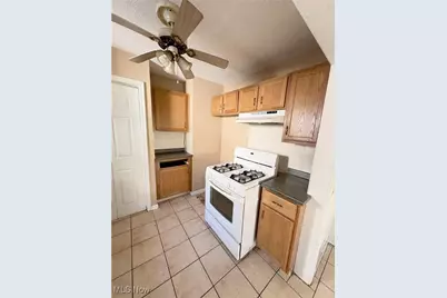 5139 E 114th Street, Garfield Heights, OH 44125 - Photo 4