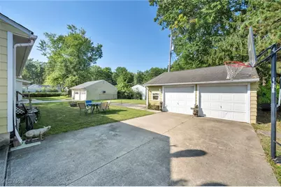 250 Vineyard Road, Avon Lake, OH 44012 - Photo 6