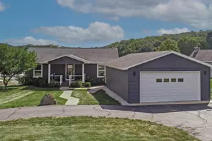 381 N Ridge Heights Dr, Howard, OH 43028 - Photo 1