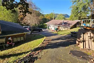 327 Fairview Rd, Chester, WV 26034 - Photo 22