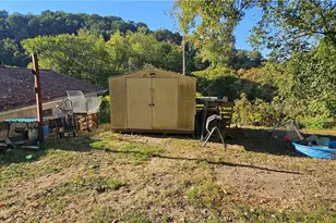 327 Fairview Rd, Chester, WV 26034 - Photo 20