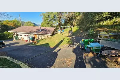 327 Fairview Road, Chester, WV 26034 - Photo 26