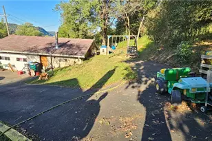 327 Fairview Rd, Chester, WV 26034 - Photo 26