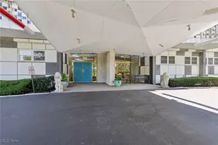 275 N Portage Path, Akron, OH 44303 - Photo 2