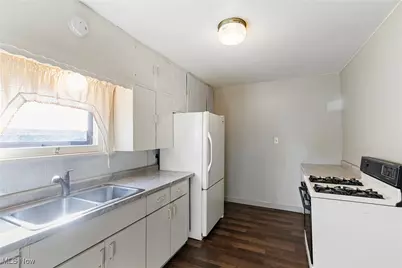 2526 17th Street NE, Canton, OH 44705 - Photo 8