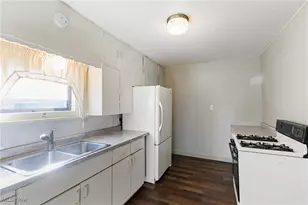 2526 17th St NE, Canton, OH 44705 - Photo 8