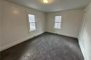 696 Gaylord Ave, Brookfield Twp, OH 44438 - Photo 2