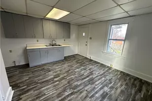 696 Gaylord Ave, Brookfield Twp, OH 44438 - Photo 4