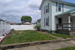 810 Pine St, Coshocton, OH 43812 - Photo 2
