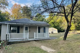 401 Summit St, Crooksville, OH 43731 - Photo 1