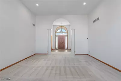 1315 Fieldcrest Drive, Wadsworth, OH 44281 - Photo 6