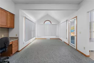 1315 Fieldcrest Dr, Wadsworth, OH 44281 - Photo 12