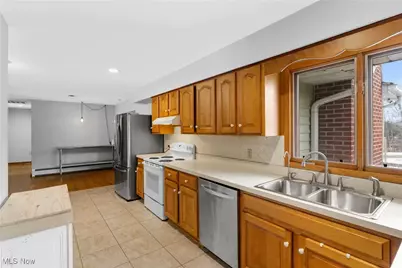 193 Fairway Drive, Akron, OH 44333 - Photo 12