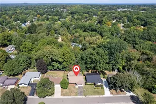 441 Sandhurst Rd, Akron, OH 44333 - Photo 2