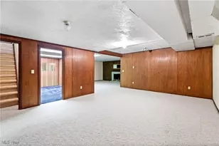 441 Sandhurst Rd, Akron, OH 44333 - Photo 26